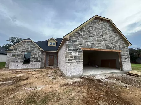 196 Lakeview Cir, Pilot Point, TX 76258