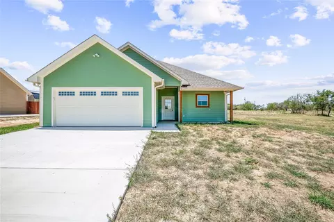 403 8th St, Hico, TX 76457