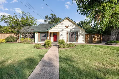 608 Cedar St, Forney, TX 75126