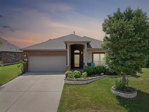 6 Ashlawn Ct, Edgecliff Village, TX 76134