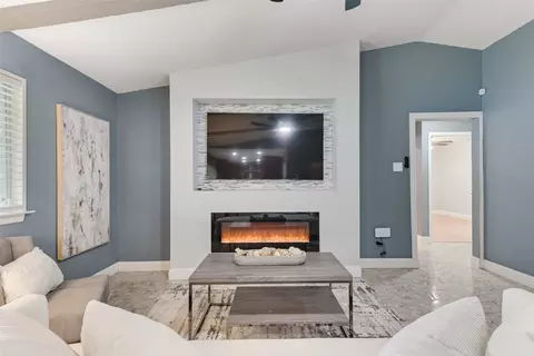 201 Price Dr, Lewisville, TX 75067
