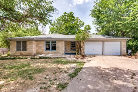 3155 Chamness Ct, Haltom City, TX 76117