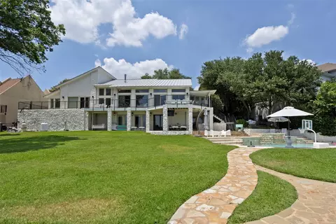 8940 Crest Wood Dr, Fort Worth, TX 76179