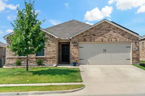 1413 S Vernon Dr, Aubrey, TX 76227