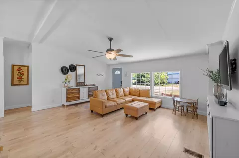 103 Wright St, Barry, TX 75102 photo 4