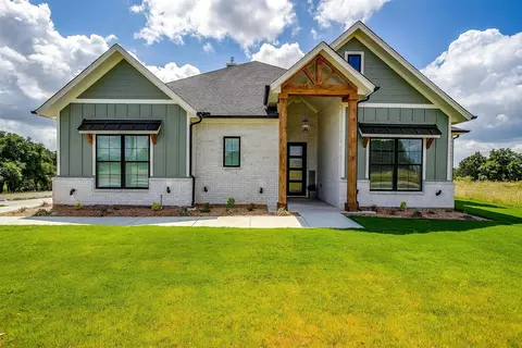 19070 White Bluff Dr, Whitney, TX 76692