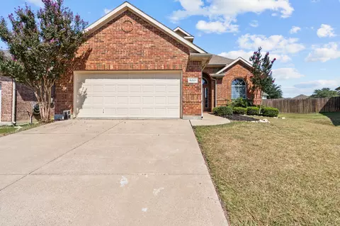 6221 Melanie Dr, Fort Worth, TX 76131