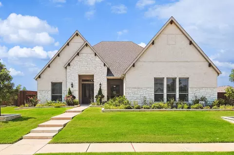 513 Ambergate Dr, Shady Shores, TX 76208