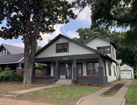 217 W Gandy St, Denison, TX 75020