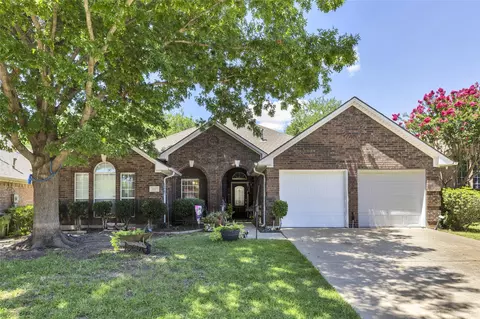 2007 Broadleaf Dr, Arlington, TX 76001