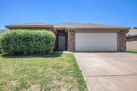 1236 Rosedale Springs Ln, Fort Worth, TX 76134