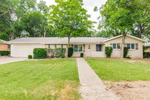 416 Arcadia St, Hurst, TX 76053