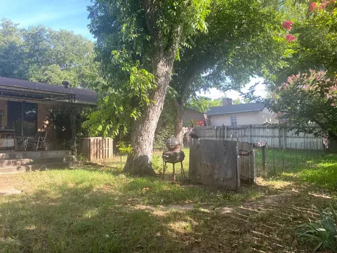 210 Shoshone, Comanche, TX 76442 photo 3