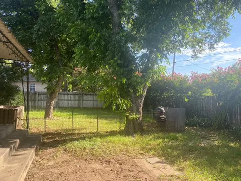 210 Shoshone, Comanche, TX 76442 photo 4