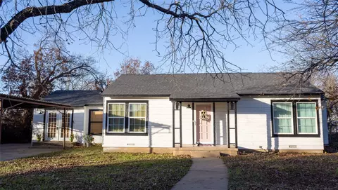 1204 W Wheeler St, Breckenridge, TX 76424