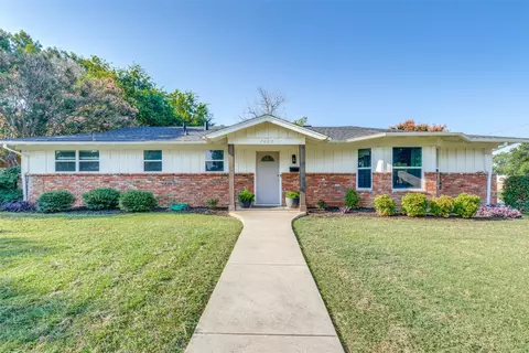 7000 Marilyn Ln, North Richland Hills, TX 76180