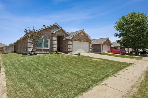 812 Cathy Dr, Burleson, TX 76028