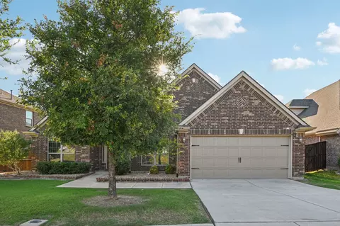 1017 Bentley Dr, Roanoke, TX 76262