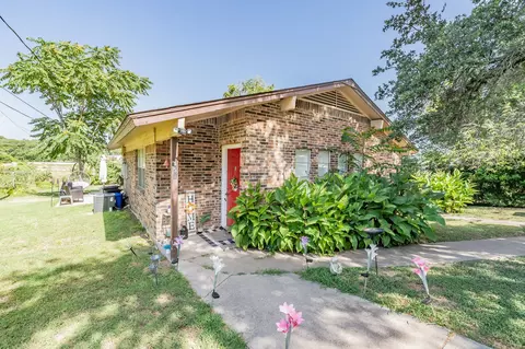 451 Wilshire Ave, Azle, TX 76020