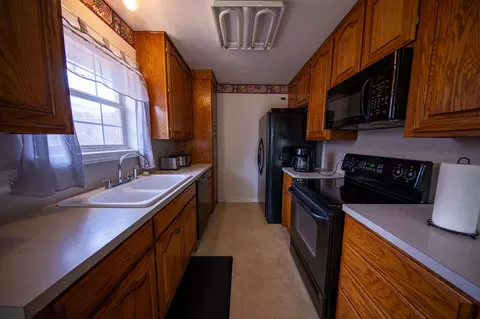Kitchen - 3925 Trinity Ln, Abilene, TX 79602 photo 3 of 5