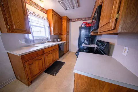 Kitchen - 3925 Trinity Ln, Abilene, TX 79602 photo 4 of 5