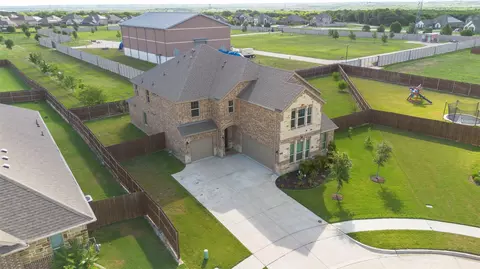 10448 Woodmoor Ln, Midlothian, TX 76065