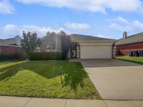 8632 Rainy Lake Dr, Fort Worth, TX 76244