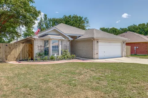 1622 Summertree Ln, Grand Prairie, TX 75052