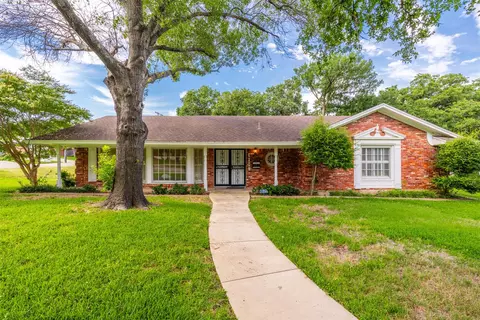 6108 Monterrey Dr, Fort Worth, TX 76112