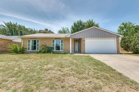 1013 Coffeyville Trl, Grand Prairie, TX 75052