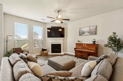 2810 Long Slope Rd, Arlington, TX 76001