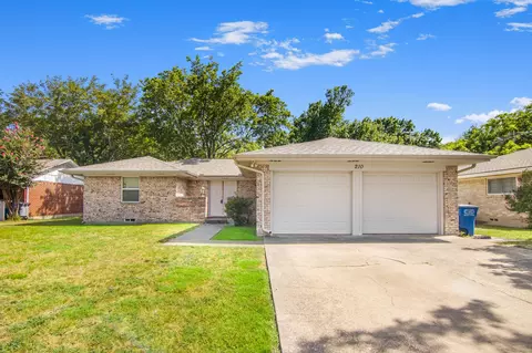 210 Allenwood Dr, Allen, TX 75002