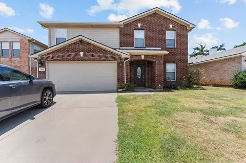 7952 Hidden Brook Dr, Fort Worth, TX 76120