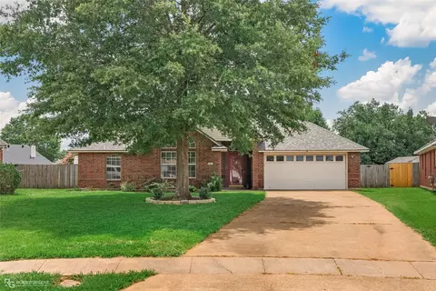 6022 Applegate Cir, Bossier City, LA 71111