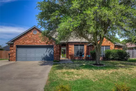 6905 Drew Ct, Greenville, TX 75402