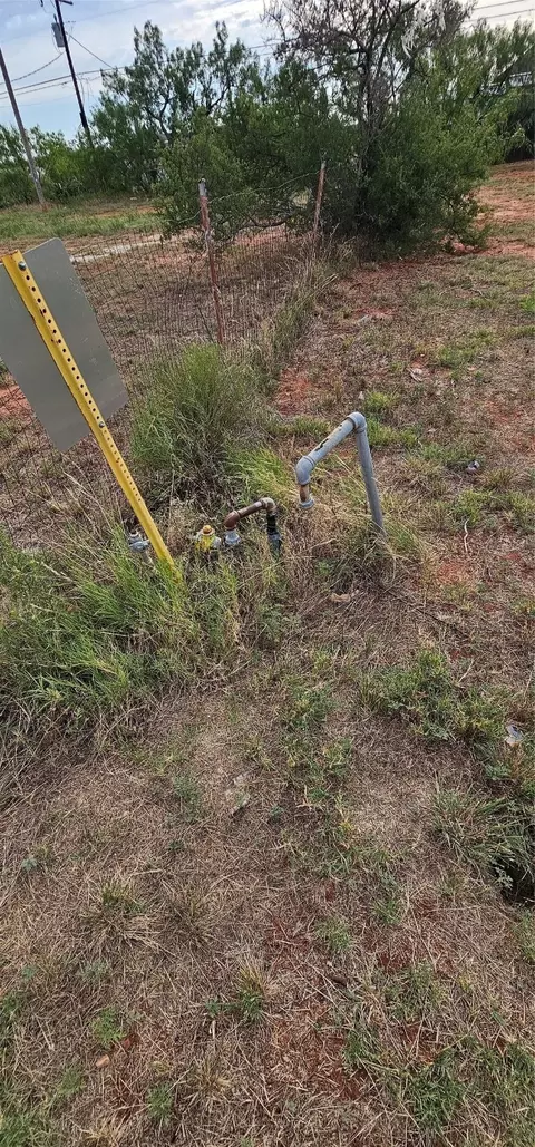 110 Apache Rd, Tye, TX 79563 photo 11