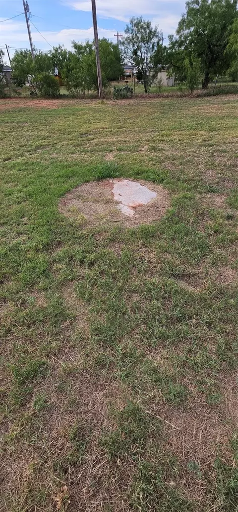 110 Apache Rd, Tye, TX 79563 photo 12
