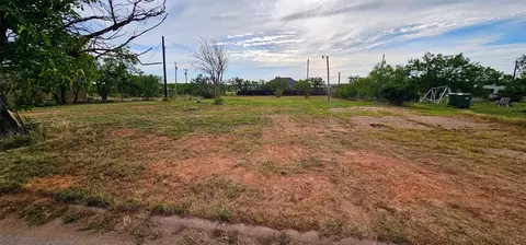 110 Apache Rd, Tye, TX 79563 photo 5