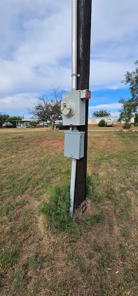110 Apache Rd, Tye, TX 79563 photo 10