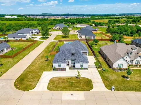 690 Prairie Timber Rd, Burleson, TX 76028