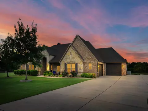 139 Whispering Winds Dr, Gunter, TX 75058