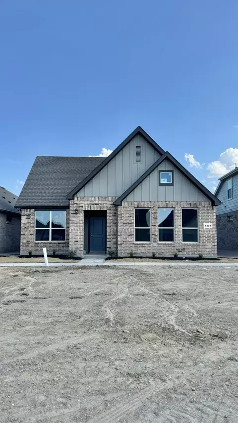 5228 Heritage St, Haltom City, TX 76117