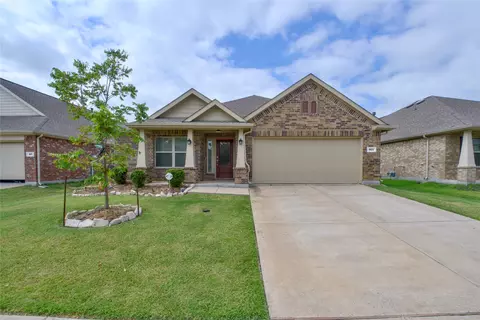 903 Black Hawk Dr, Princeton, TX 75407