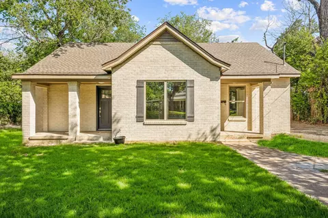 302 W Collins St, Stephenville, TX 76401
