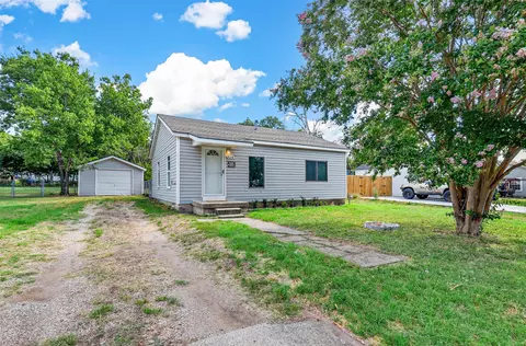 9216 Oels St, White Settlement, TX 76108