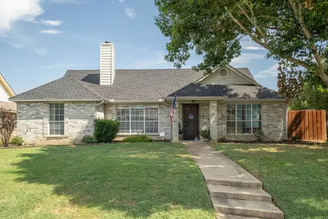 1333 Falcon Dr, Lewisville, TX 75077