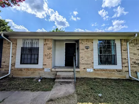 225 Creek Cove Dr, Dallas, TX 75217
