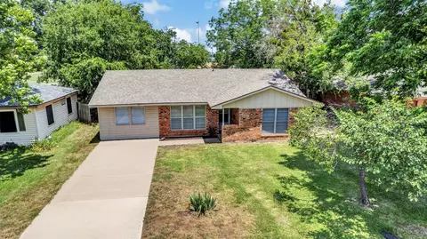705 Abney St, Whitesboro, TX 76273