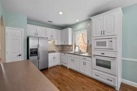 12624 Red Cedar Dr, Euless, TX 76040 photo 16