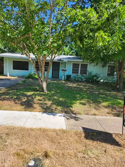 2607 Orange Ln, Mesquite, TX 75149